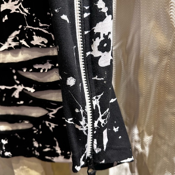 Red Ape XL scallop Shirt - Picture 7 of 9